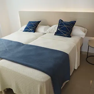 los-boliches-wifi-netflix-300-m-playa-beach.1costadelsol.com/
